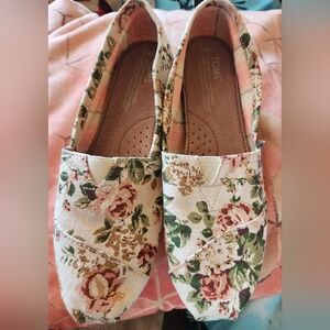 TOMS X SHABBY Chic Retro COTTON Floral Beachy Resort SLIP ON Cottagecore NEW 8.5